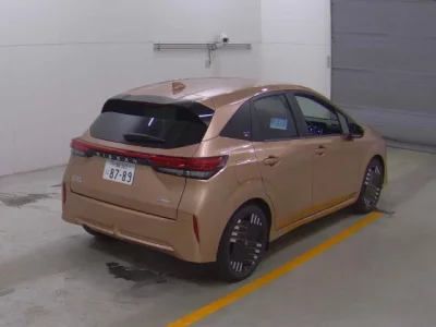 Nissan AURA