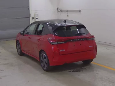 Nissan AURA