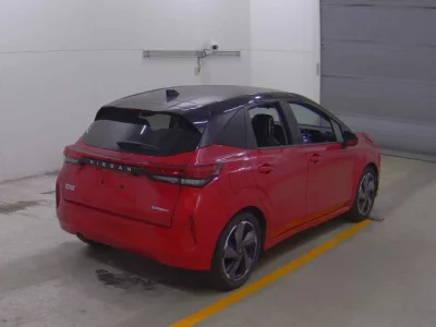 Nissan AURA