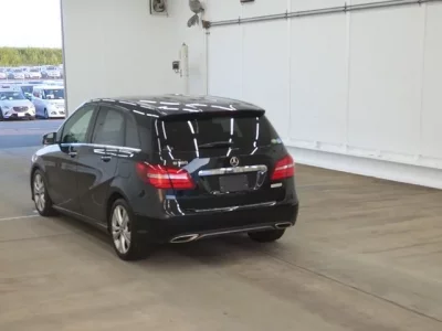 Mercedes-Benz B CLASS