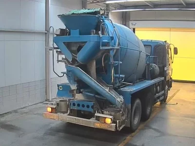 Isuzu TRUCK