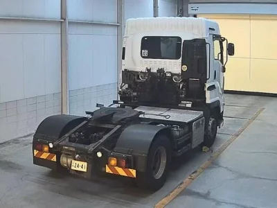 Isuzu TRUCK