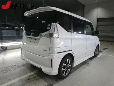 Mitsubishi DELICA D2