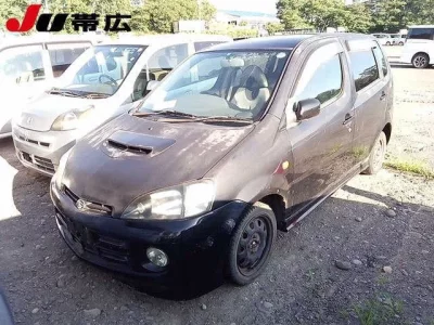 Daihatsu YRV