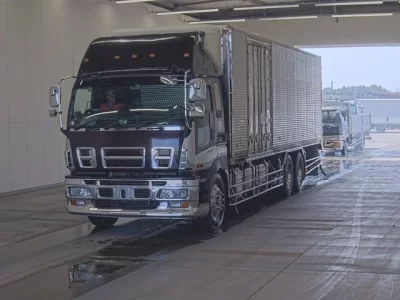 Isuzu GIGA