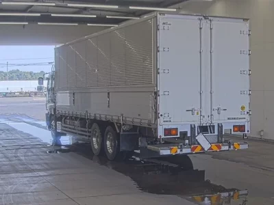 Isuzu GIGA