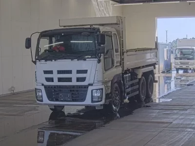 Isuzu GIGA