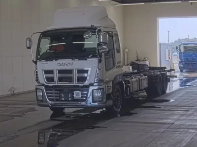 Isuzu GIGA