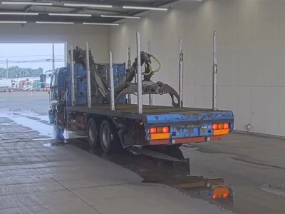 Isuzu GIGA