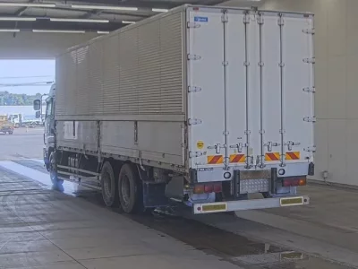 Isuzu GIGA