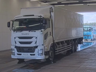 Isuzu GIGA