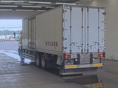Isuzu GIGA