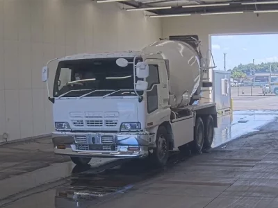 Isuzu GIGA