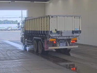 Isuzu GIGA