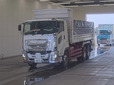 Isuzu GIGA