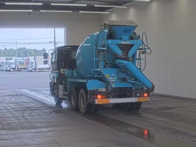 Isuzu GIGA