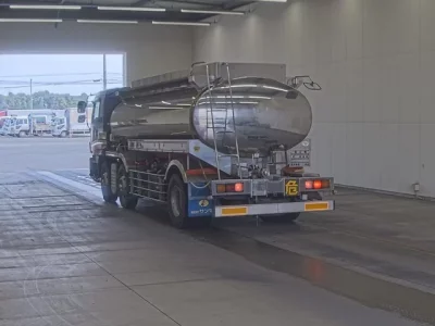 Isuzu GIGA