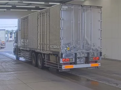 Isuzu GIGA