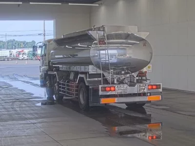 Isuzu GIGA