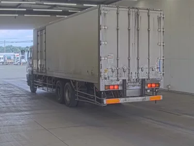 Isuzu GIGA