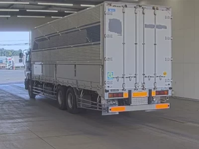 Isuzu GIGA
