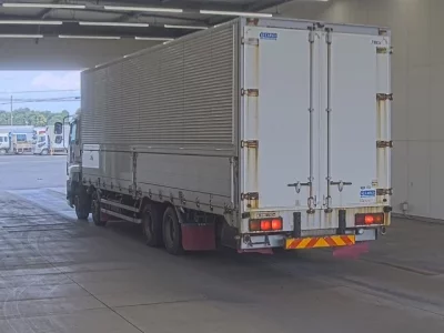Isuzu GIGA