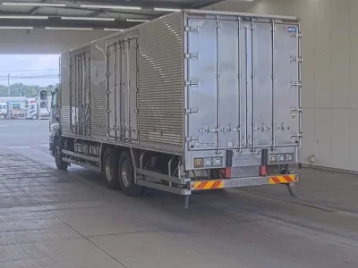 Isuzu GIGA