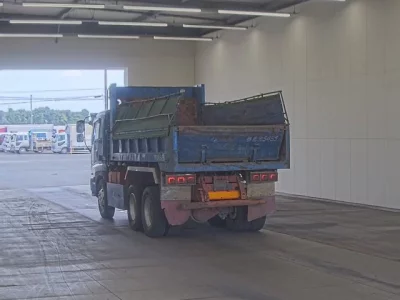 Isuzu GIGA