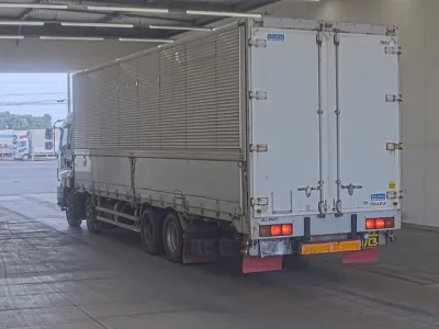 Isuzu GIGA
