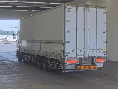 Isuzu GIGA