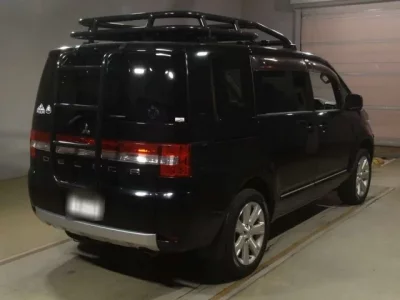 Mitsubishi DELICA D5