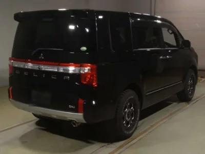 Mitsubishi DELICA D5