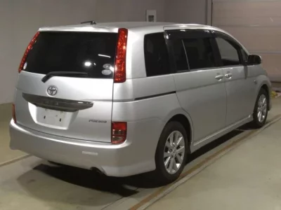 Toyota ISIS