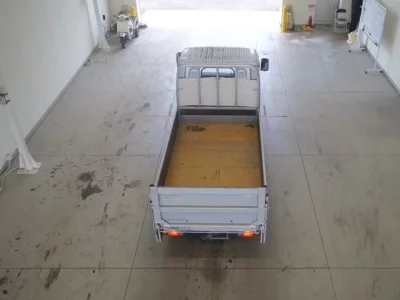 Nissan TRUCK