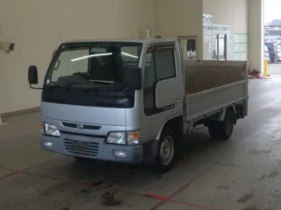 Nissan TRUCK
