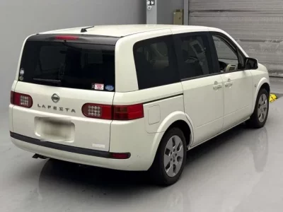 Nissan LAFESTA
