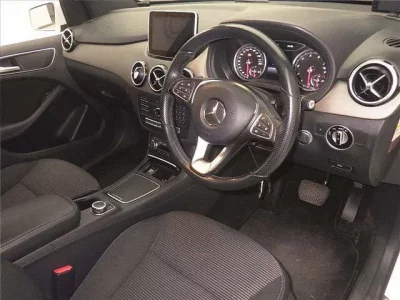 Mercedes-Benz B CLASS