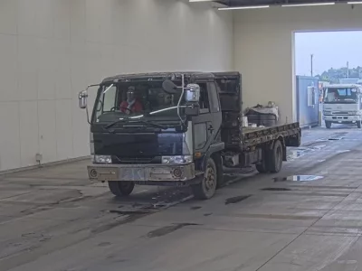 Nissan TRUCK