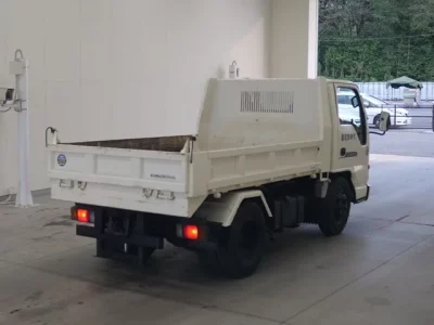 Nissan TRUCK