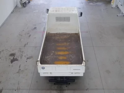 Nissan TRUCK