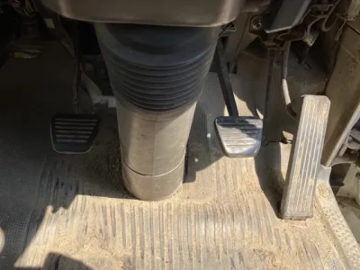 Nissan TRUCK