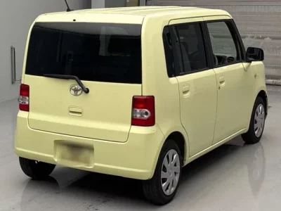 Toyota PIXIS SPACE