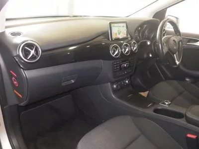 Mercedes-Benz B CLASS