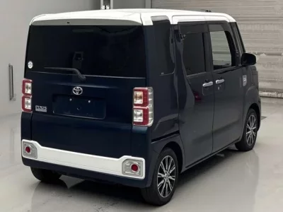 Toyota PIXIS MEGA
