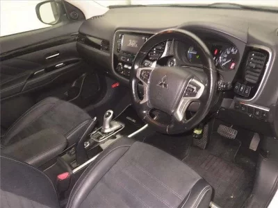 Mitsubishi OUTLANDER PHEV