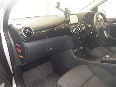 Mercedes-Benz B CLASS