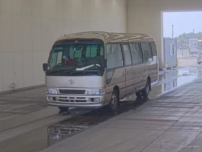 Toyota COASTER