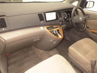 Toyota ISIS
