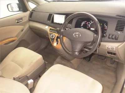 Toyota ISIS