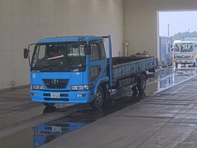 Nissan TRUCK